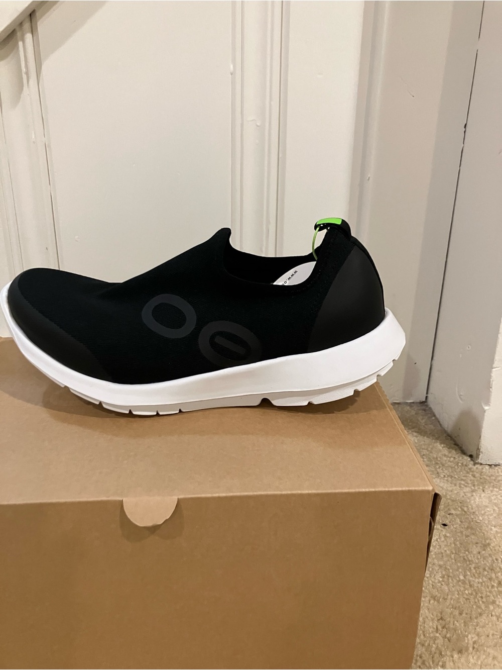 OOFOS Women’s OOmg Sport Slip-On in size 11 - Picture 2 of 7